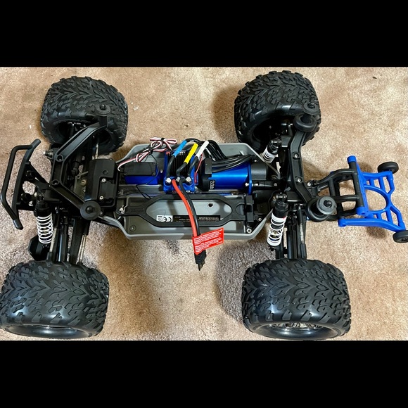 Stampede VXL Brushless--very clean and almost like new - Picture 6 of 9